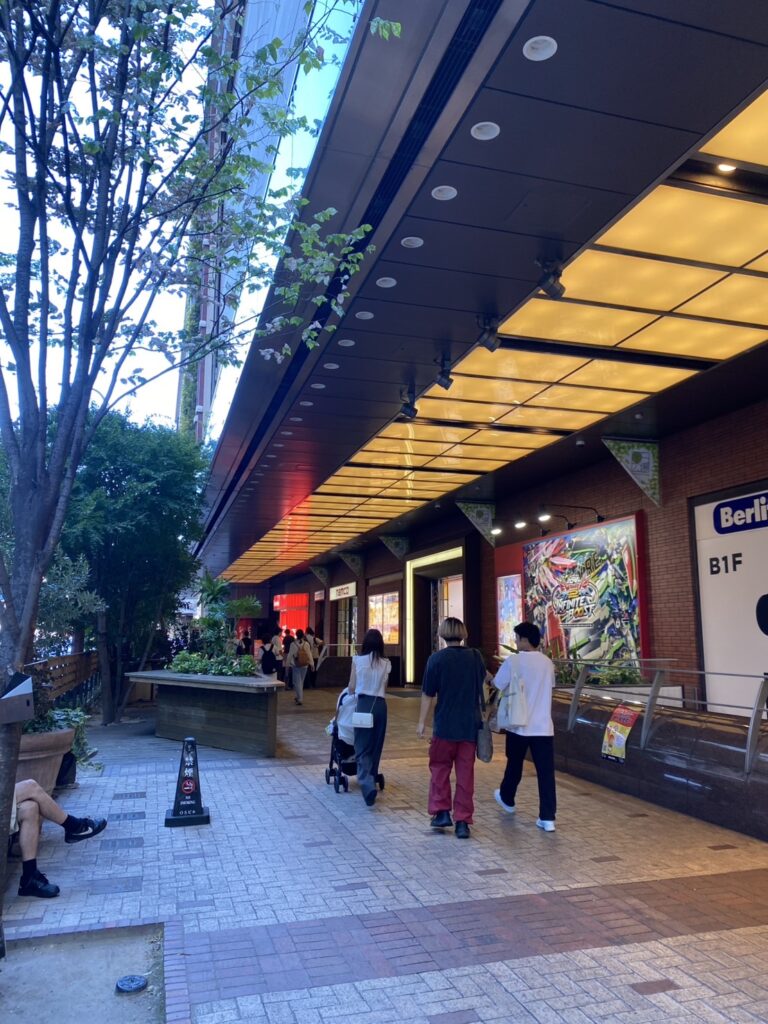パパ活大阪 待ち合わせスポット 梅田 ナムコ前 ドンキ